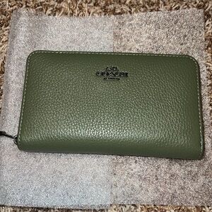 Coach Medium ID Zip Wallet